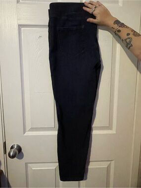 Amazon Essentials Women’s Skinny Jeans in Dark Blue